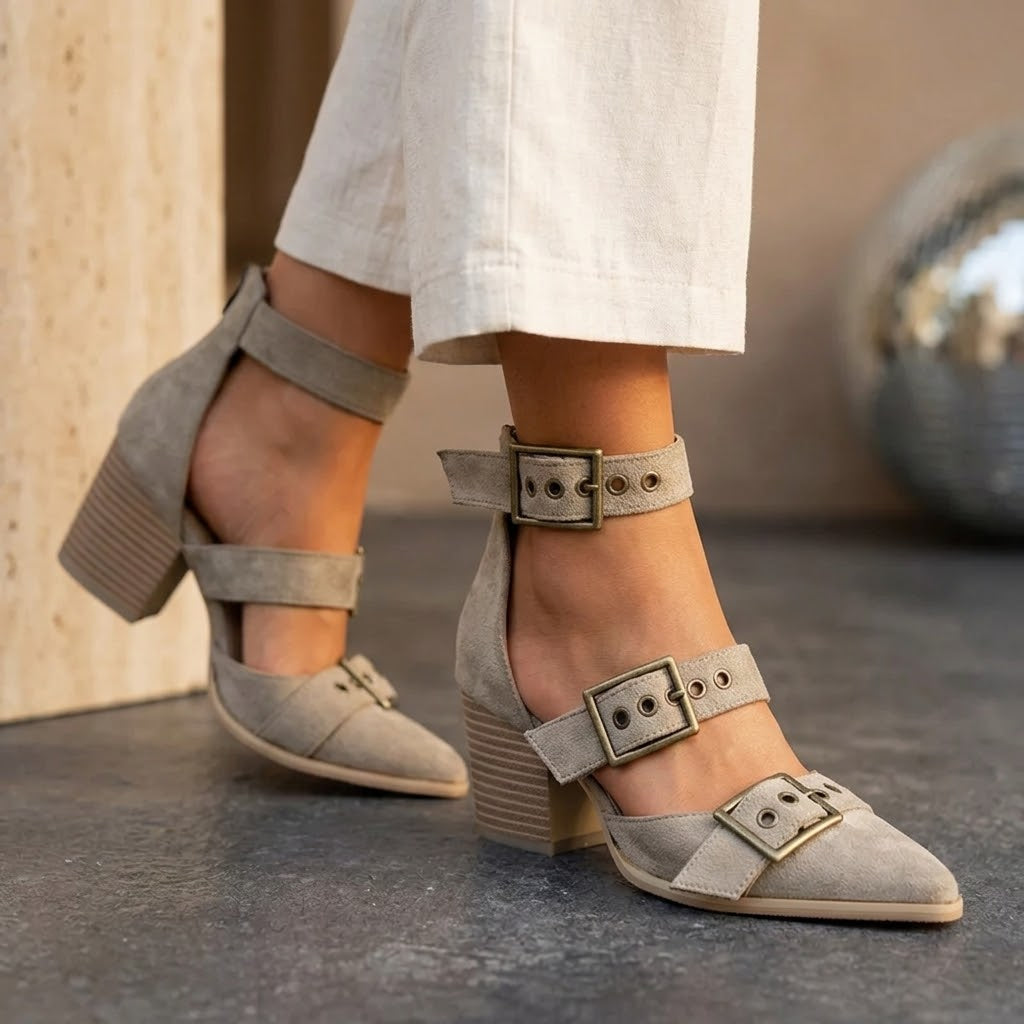 Vivienne Tacchi in camoscio con fibbia