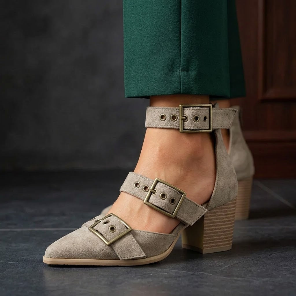 Vivienne Tacchi in camoscio con fibbia