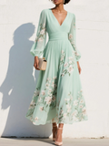 Abito maxi plissettato in chiffon verde menta con stampa floreale da donna