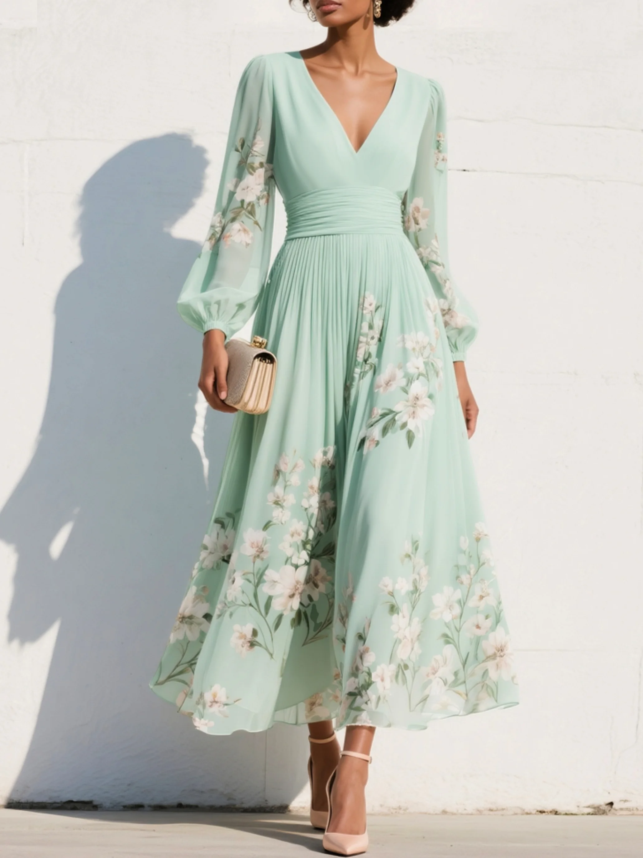 Abito maxi plissettato in chiffon verde menta con stampa floreale da donna