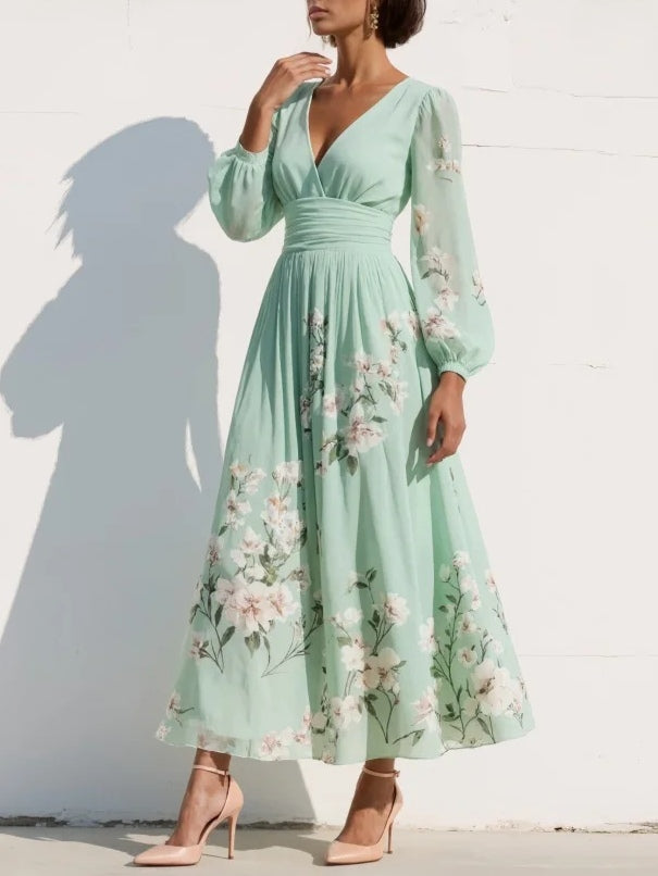 Abito maxi plissettato in chiffon verde menta con stampa floreale da donna