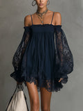 Noemi | Mini abito in chiffon blu navy con scollo a spalle scoperte, bordo in pizzo e maniche trasparenti